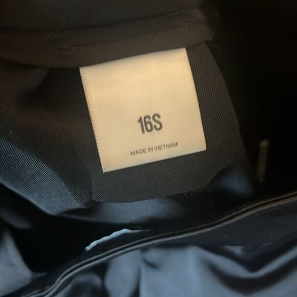 EXPRESS Black High Waist Wide Leg Satin Pleated Pant, size 16S (SHORT) - Picture 9 of 10